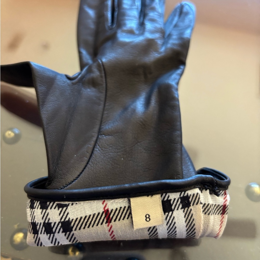 Burberry Black Leather Gloves with Patterned Cuff